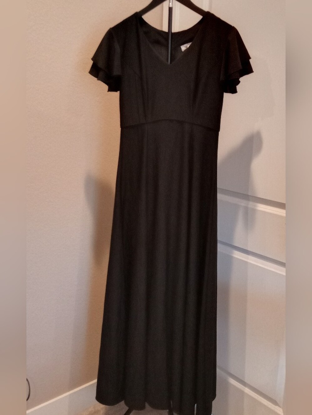 Southeastern Black V-Neck Flutter Sleeve Maxi Dress Women's Size S